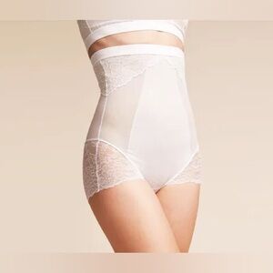 NWOT ✨ SPANX Spotlight On Lace High-Waisted Brief